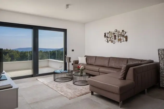 Luxury Apartment Nautica with Pool II