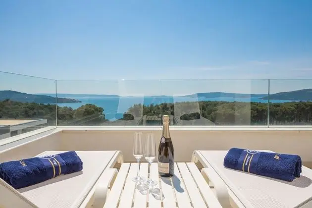Luxury Apartment Nautica with Pool II