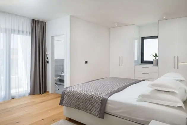 Luxury Apartment Nautica with Pool III