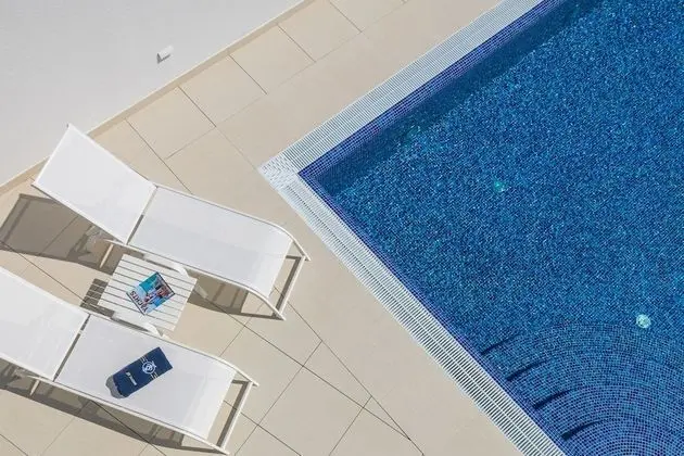 Luxury Apartment Nautica with Pool III