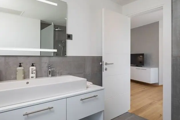 Luxury Apartment Nautica with Pool III