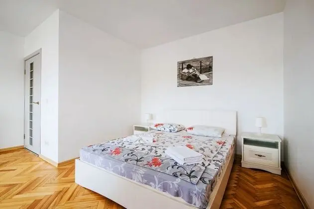 Basic Daire, 1 Yatak Odası (Pobediteleu 3)