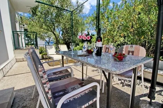 Stüdyo (Studio Apartment with Terrace)