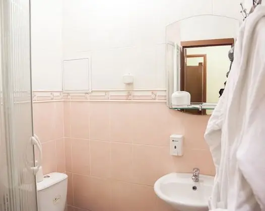 Comfort Tek Büyük Yataklı Oda