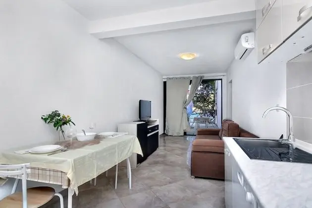 Apart Daire, 2 Yatak Odası, Deniz Manzaralı, Zemin Kat