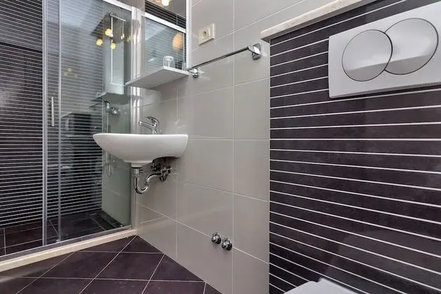 Apart Daire, 2 Yatak Odası, Deniz Manzaralı, Zemin Kat