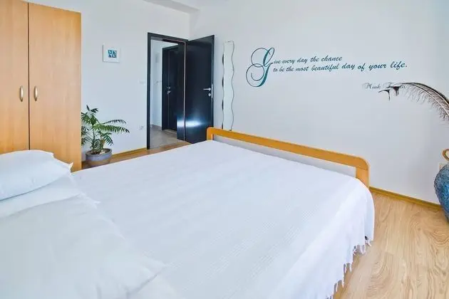 Superior Apart Daire, Teras, Deniz Manzaralı