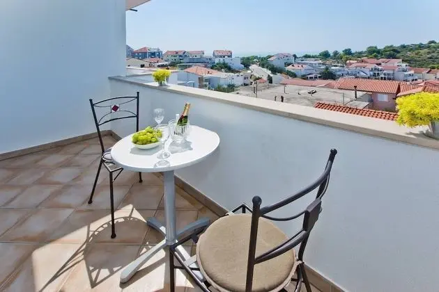 Superior Apart Daire, Teras, Deniz Manzaralı