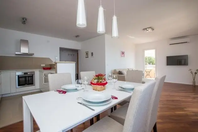 Apart Daire (Two-Bedroom Apartment Orasac)