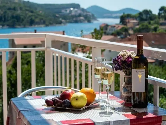 Stüdyo (Standard Studio with Balcony/Sea View)