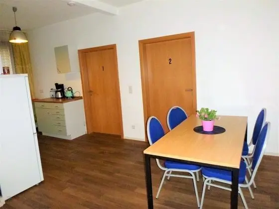 Standard Tek Büyük Yataklı Oda, Ortak Banyo (Zi 4-5 (2.OG.))