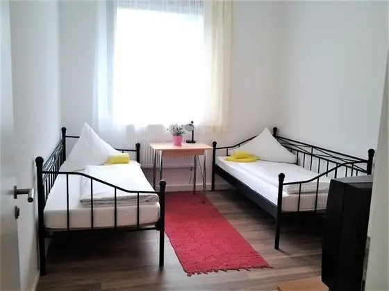 Tek Büyük Yataklı Oda, Ortak Banyo (Zi 1-2-3 (1.OG.))