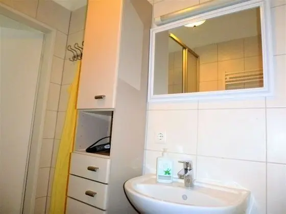 Tek Büyük Yataklı Oda, Ortak Banyo (Zi 1-2-3 (1.OG.))