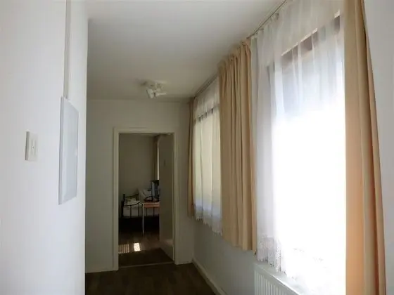 Tek Büyük Yataklı Oda, Ortak Banyo (Zi 1-2-3 (1.OG.))