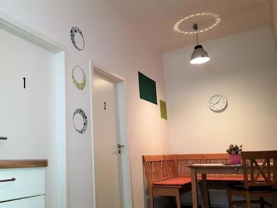 Tek Büyük Yataklı Oda, Ortak Banyo (Zi 1-2-3 (1.OG.))