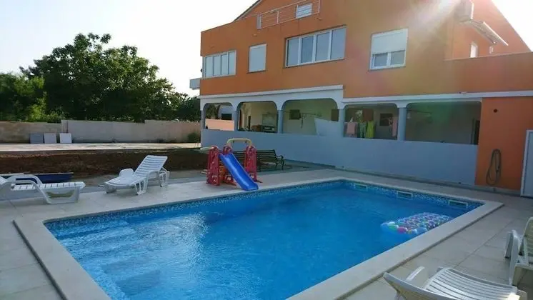 Apart Daire, 1 Çift Kişilik Yatak ve Çekyat