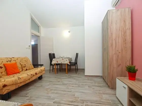 Apart Daire, 2 Yatak Odası (898/2092)