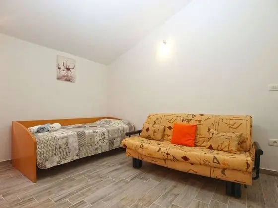 Apart Daire, 2 Yatak Odası (898/2092)