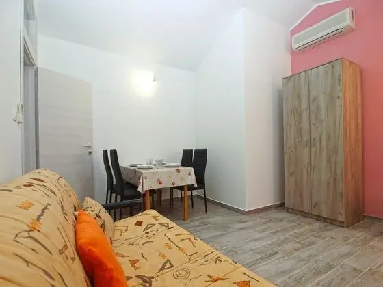 Apart Daire, 2 Yatak Odası (898/2092)