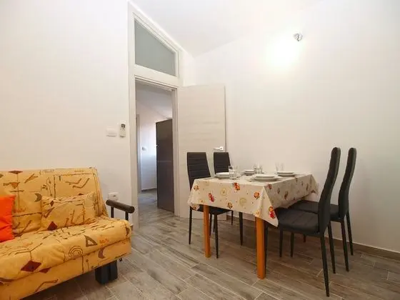 Apart Daire, 2 Yatak Odası (898/2092)