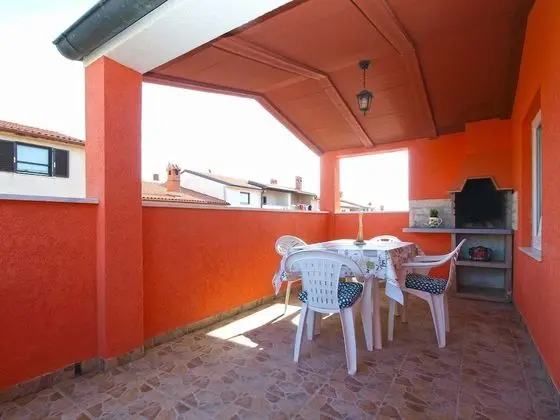 Apart Daire, 2 Yatak Odası (898/2092)