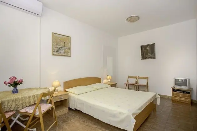 Apart Daire, 1 Çift Kişilik Yatak