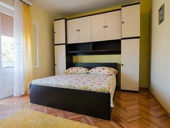 Apart Daire, 1 Çift Kişilik Yatak ve Çekyat