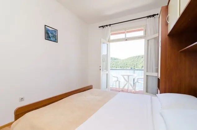 Basic Oda, 1 Büyük (Queen) Boy Yatak, Balkon, Deniz Manzaralı