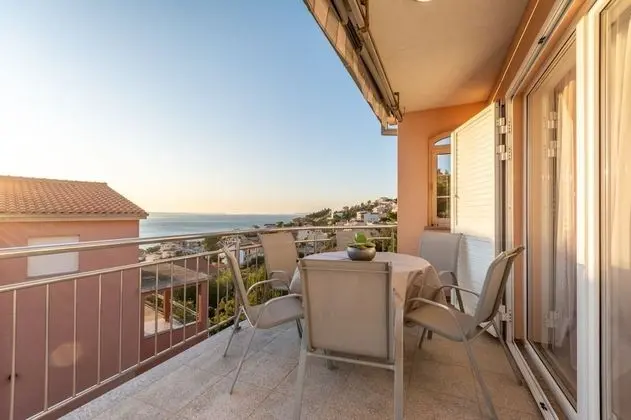 Apart Daire (2 Bedroom Apt with Balcony n Sea View)