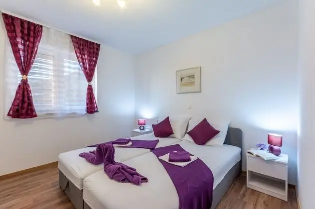 Apart Daire (2 Bedroom Apt with Balcony n Sea View)