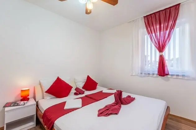 Apart Daire (2 Bedroom Apt with Balcony n Sea View)
