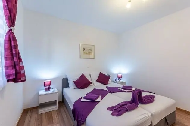 Apart Daire (2 Bedroom Apt with Balcony n Sea View)