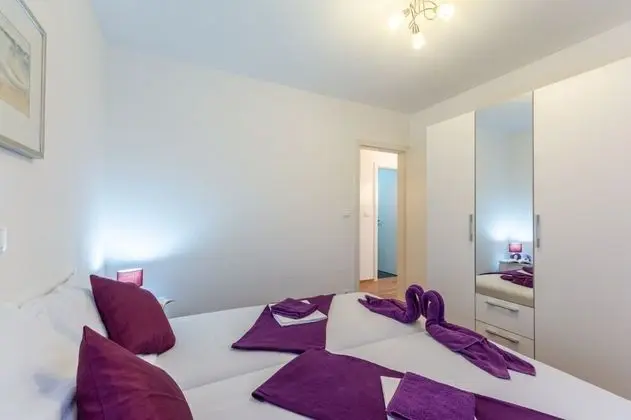 Apart Daire (2 Bedroom Apt with Balcony n Sea View)