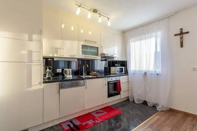 Apart Daire (2 Bedroom Apt with Balcony n Sea View)