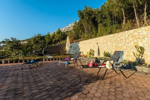 Apart Daire (2 Bedroom Apt with Balcony n Sea View)