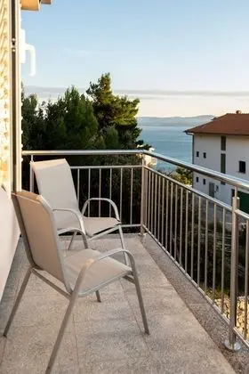 Apart Daire (2 Bedroom Apt with Balcony n Sea View)