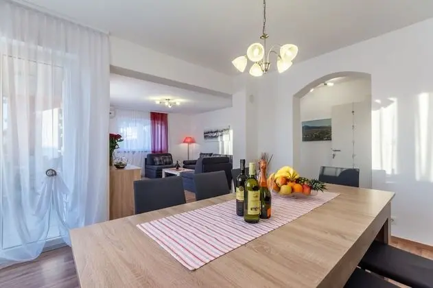 Apart Daire (2 Bedroom Apt with Balcony n Sea View)