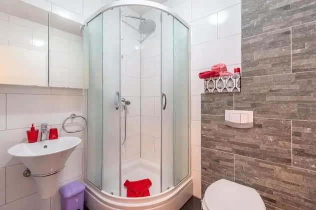 Apart Daire (2 Bedroom Apt with Balcony n Sea View)