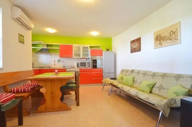 Apart Daire, 2 Yatak Odası, Teras, Bahçe Manzaralı