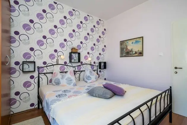 Tek Büyük Yataklı Oda (Double Room with Balcony and Sea View)