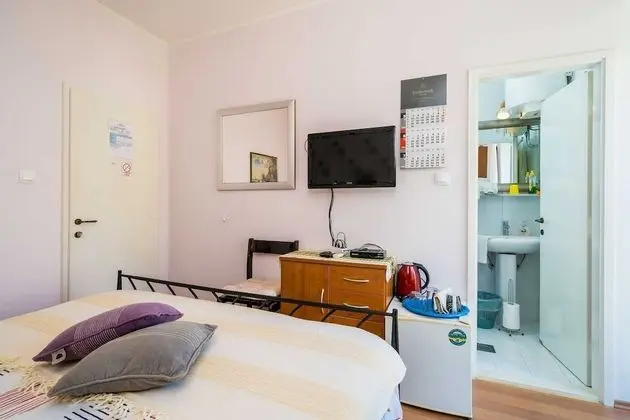 Tek Büyük Yataklı Oda (Double Room with Balcony and Sea View)