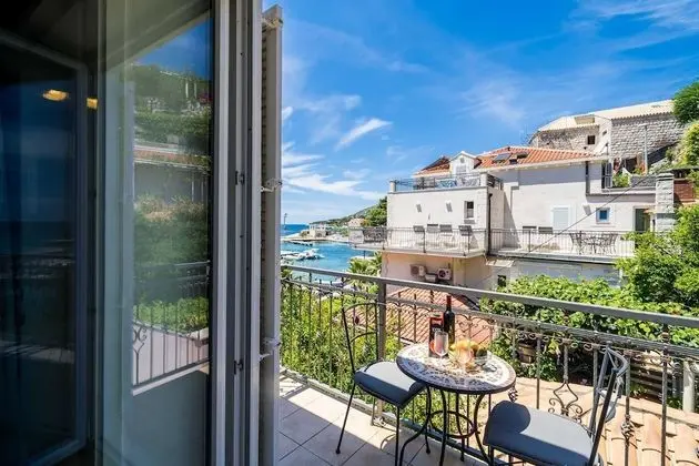 Tek Büyük Yataklı Oda (Double Room with Balcony and Sea View)