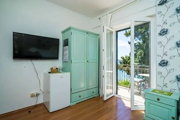 Tek Büyük Yataklı Oda (Double Room with Two Balconies and Se)