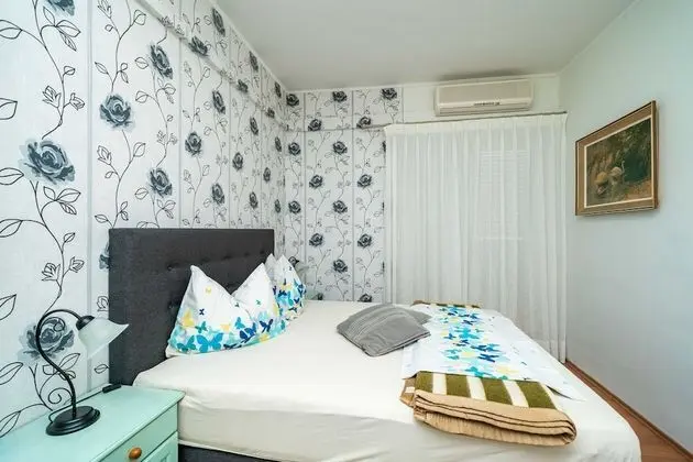 Tek Büyük Yataklı Oda (Double Room with Two Balconies and Se)