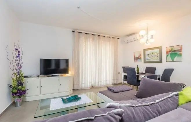 Apart Daire (Two Bedroom Apartment with Terrace an)