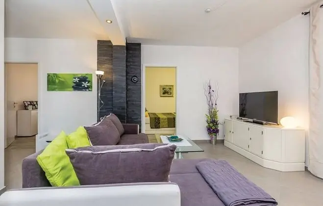 Apart Daire (Two Bedroom Apartment with Terrace an)