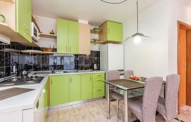 Stüdyo (Studio Apartment with Terrace and Sea)