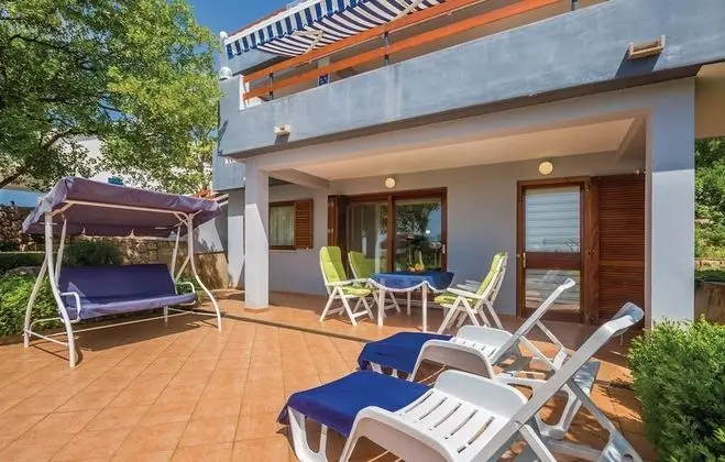 Stüdyo (Studio Apartment with Terrace and Sea)
