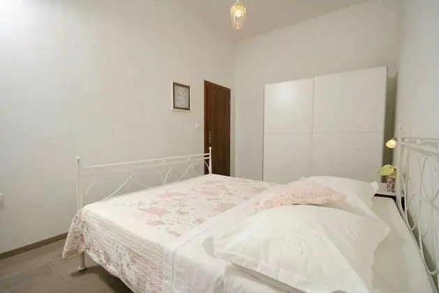 Classic Apart Daire, Bahçe Manzaralı