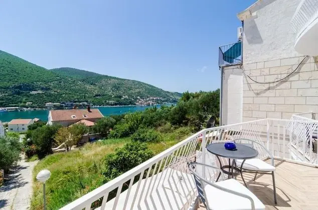 Apart Daire (Four Bedroom Apartment - Balcony and )